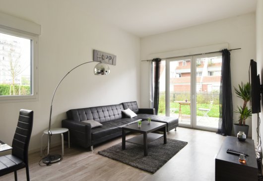 Large flat with garden