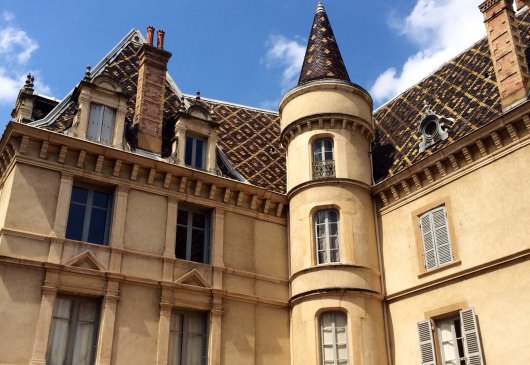Furnished Apartment in castle