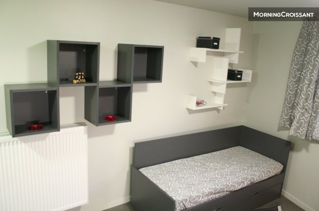 Equipped studio in Loos