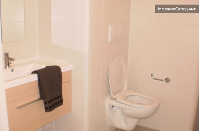 Equipped studio in Loos