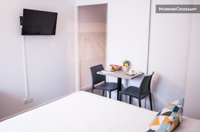 *Student* Convenient Studio