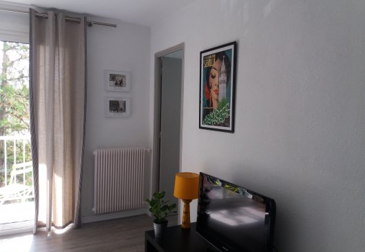 Pleasant 2BR, comfortable, bright