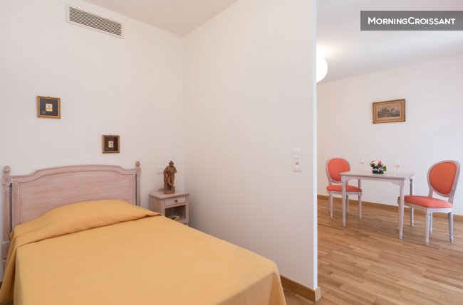 Beautiful T1 Bis in hotel residence