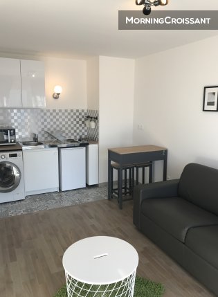 Big furnished studio & cosy balcony