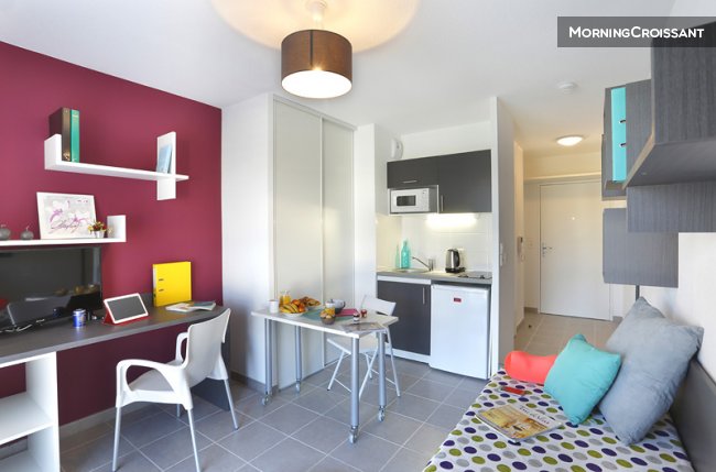 New furnished studio in town centre
