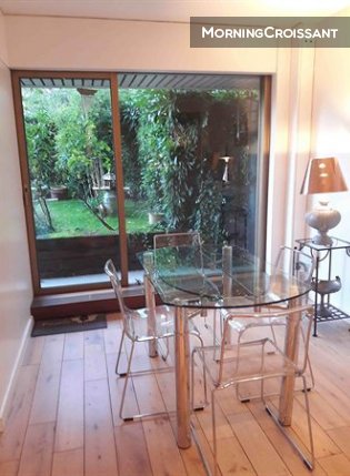 Beautiful apartment with garden