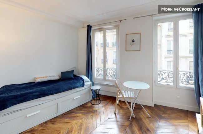 Bright Pigalle Studio