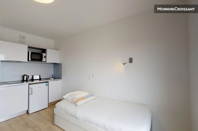 21 sqm near RER C station - Student