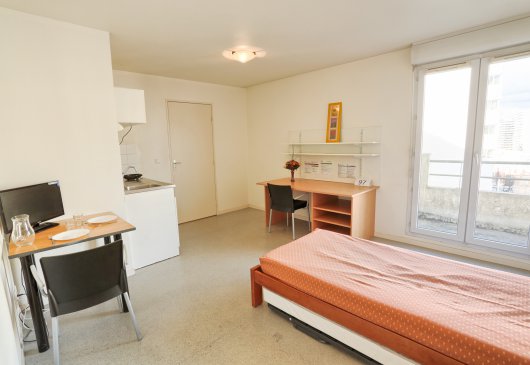 City center studio with balcony