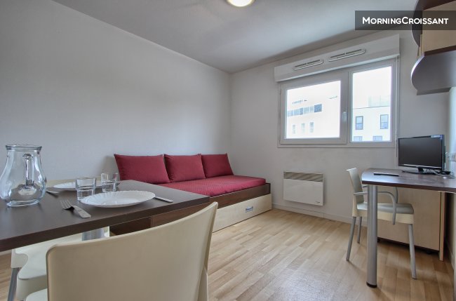 Nice studio in residence