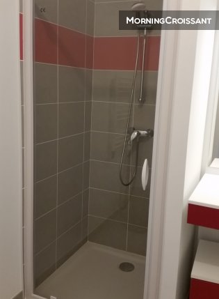 Furnished 2-room flat with parking