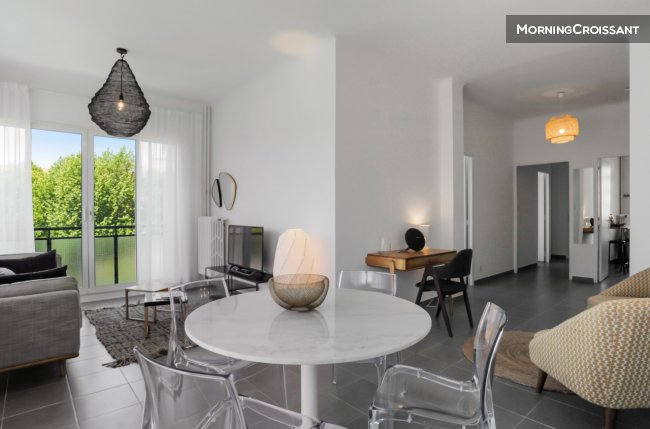 Sunny 3-room flat near the Old Port
