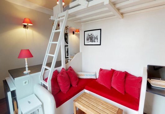 Love nest with balcony