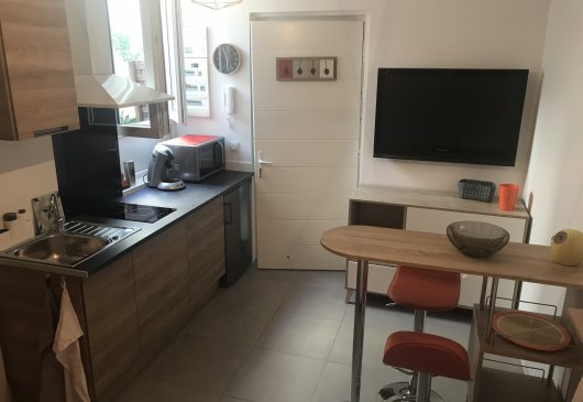 Very quiet studio close to centre