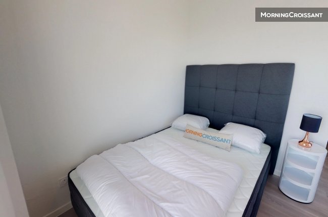 Furnished studio in residence