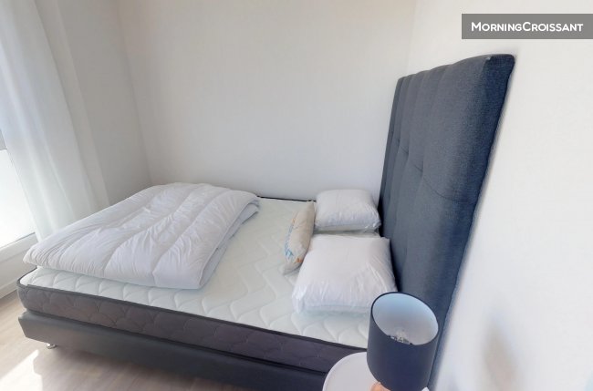 Furnished studio in residence