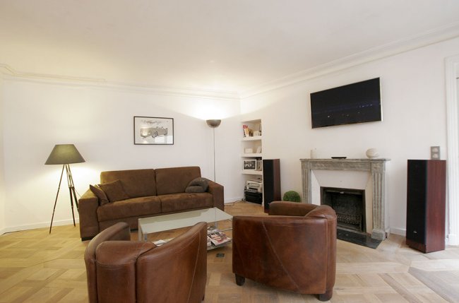 1 bedroom apartment Opera area