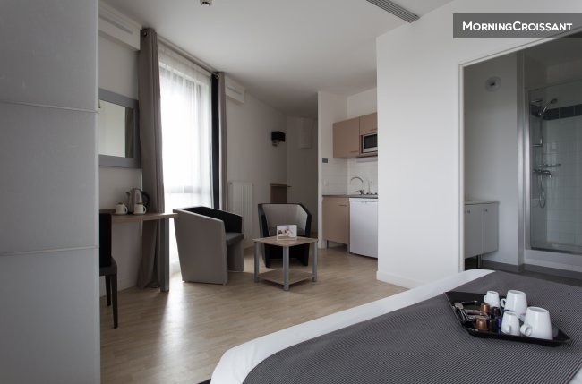 Furnished studio