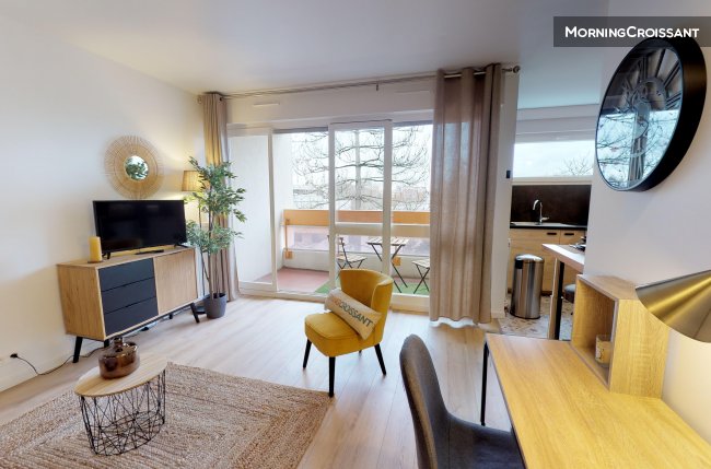 Studio with terrace and parking