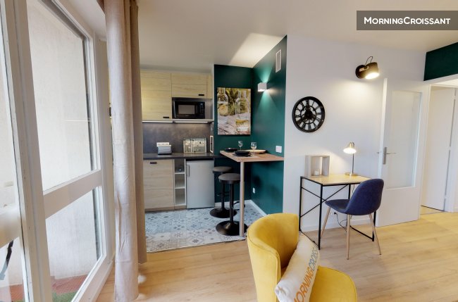 Studio with terrace and parking