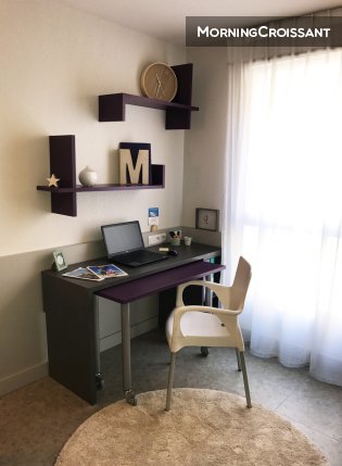 Modern furnished-equipped studio