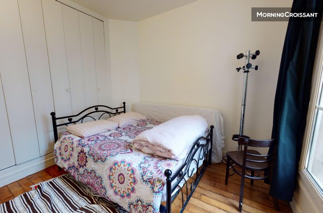 Quiet Parisian apartment 18e