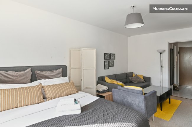 Bright studio in the heart of Paris