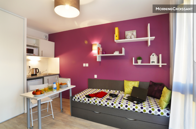 Equipped studio in residence