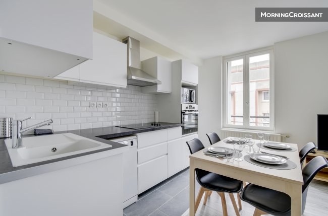 Chic and spacious flat with parking