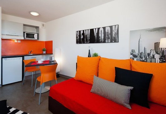 Fully-equipped studio in residence