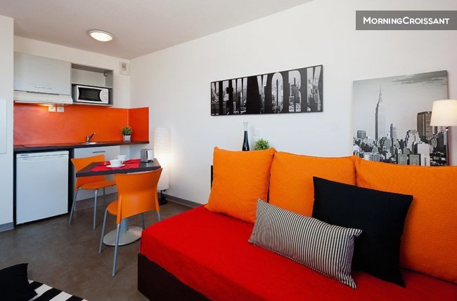 Fully-equipped studio in residence