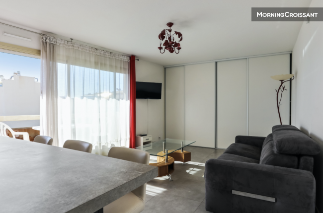 Modern studio in Juan les Pins