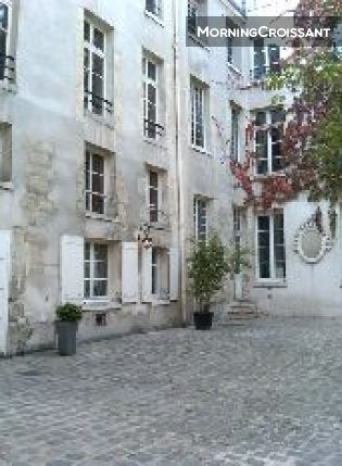 Near place des Vosges