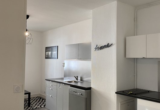 Study Furnished 3 bedroom flat