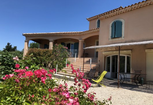 Large house near Carpentras