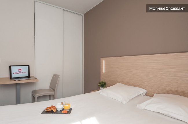 Nice studio with hotel services