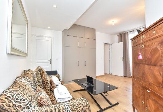 Flat for 4 people / Golden Triangle