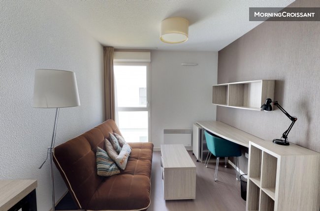 1BR in residence