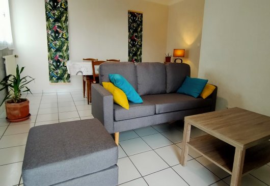 Apartment T5 with 4 furnished rooms