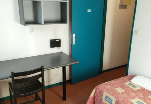 Room 10m² in a student residence