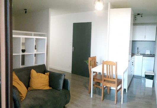 Cosy 1BR - next to metro station