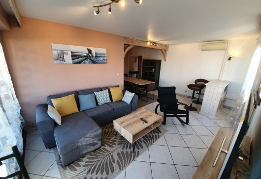 Lyon Parilly. 2BR flat with balcony