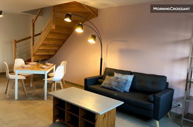 1BR renovated duplex Bordeaux
