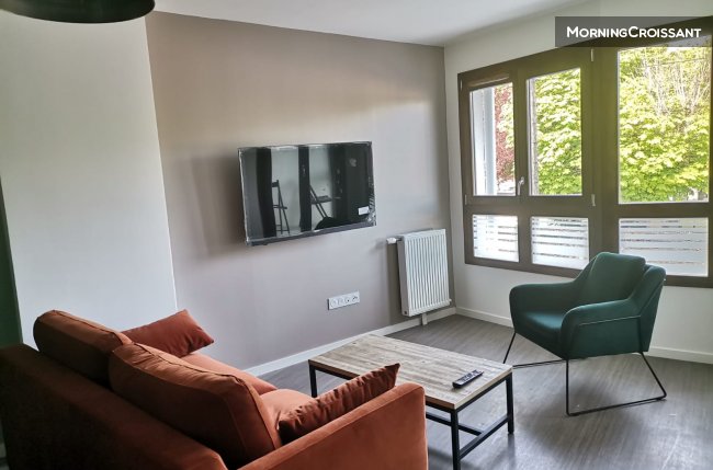 Furnished F3 + parking near Paris