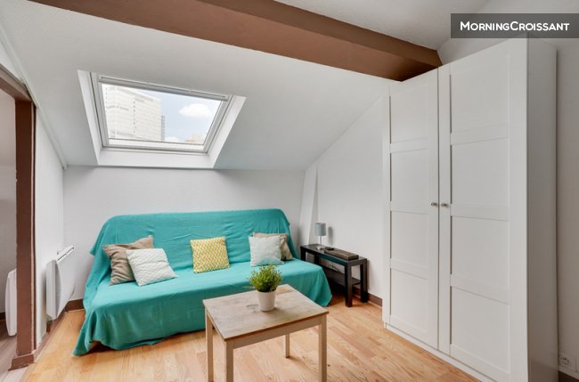 Furnished studio 2min from metro