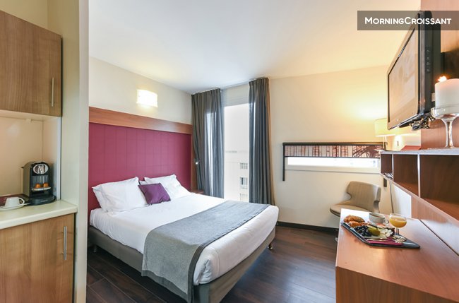 Beautiful studio with hotel service