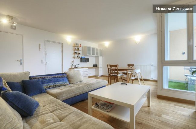 4 Beds Room Apartment Fully Furnish
