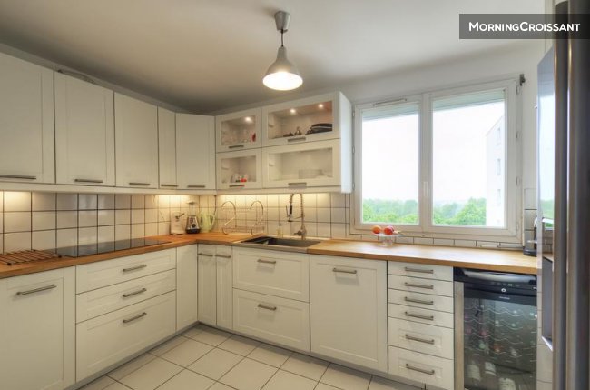 4 Beds Room Apartment Fully Furnish