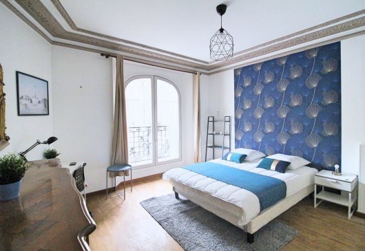 Large and bright bedroom - 19m².