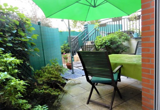 Apartment with terrace and garden